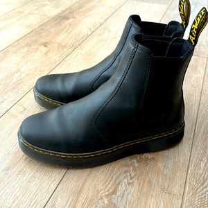 Dr marten Chelsea pull on boot